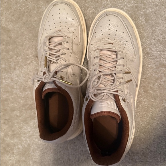 Nike Air Force luxe